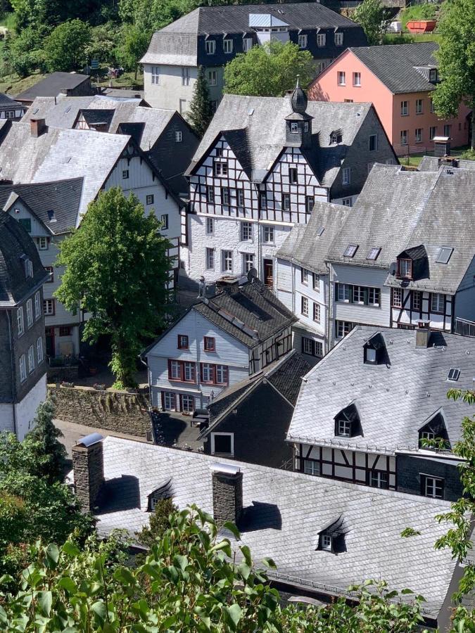 Manoir -1654- Historisch Schlafen In Monschaus Altstadt Екстер'єр фото