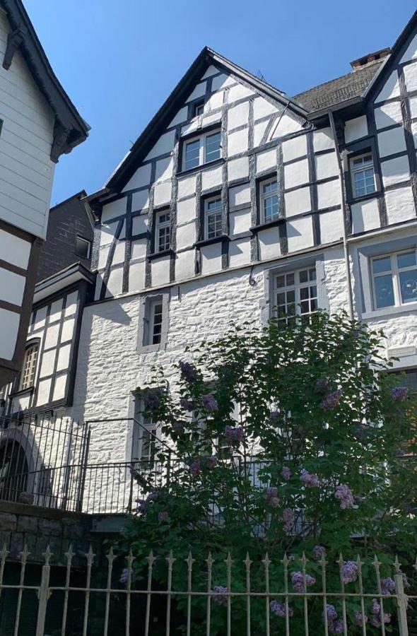 Manoir -1654- Historisch Schlafen In Monschaus Altstadt Екстер'єр фото