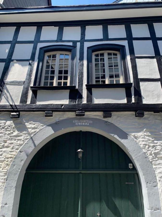 Manoir -1654- Historisch Schlafen In Monschaus Altstadt Екстер'єр фото